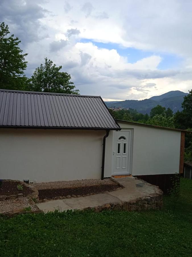 Lenilenii Bungalows Jajce Exterior photo
