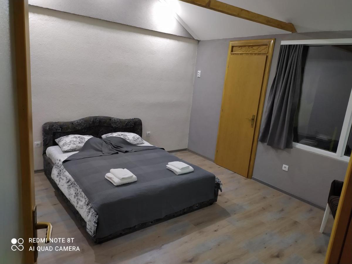 Lenilenii Bungalows Jajce Exterior photo